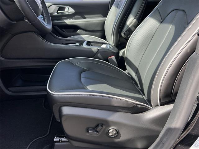 new 2026 Chrysler Pacifica car, priced at $46,044