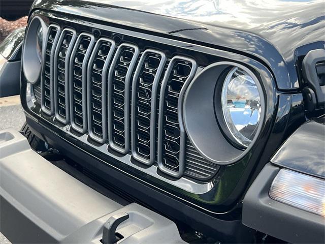 new 2025 Jeep Gladiator car, priced at $38,850