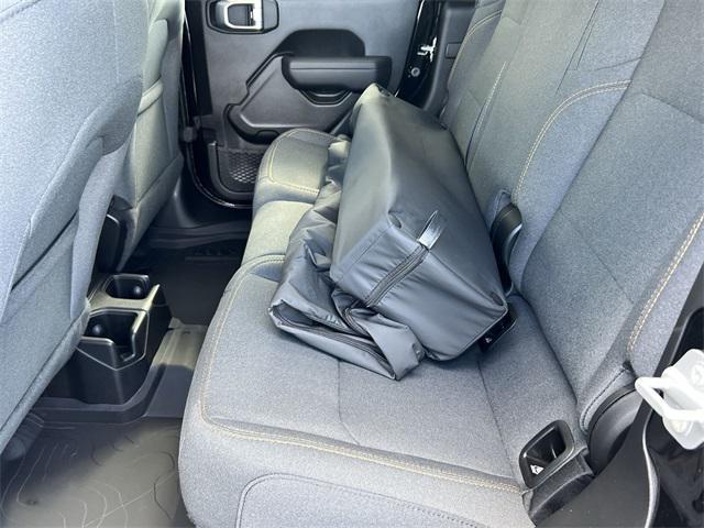 new 2025 Jeep Gladiator car, priced at $38,850