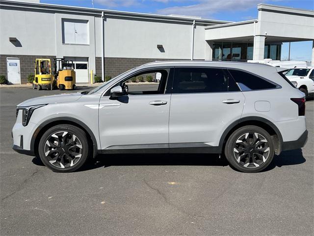 used 2025 Kia Sorento car, priced at $30,499
