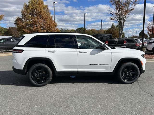 new 2025 Jeep Grand Cherokee car, priced at $42,635