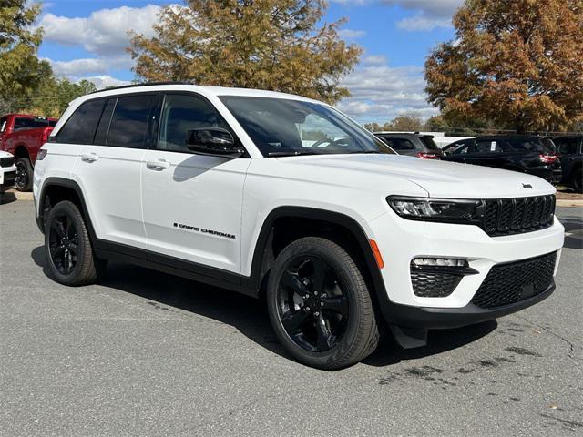 new 2025 Jeep Grand Cherokee car, priced at $42,635