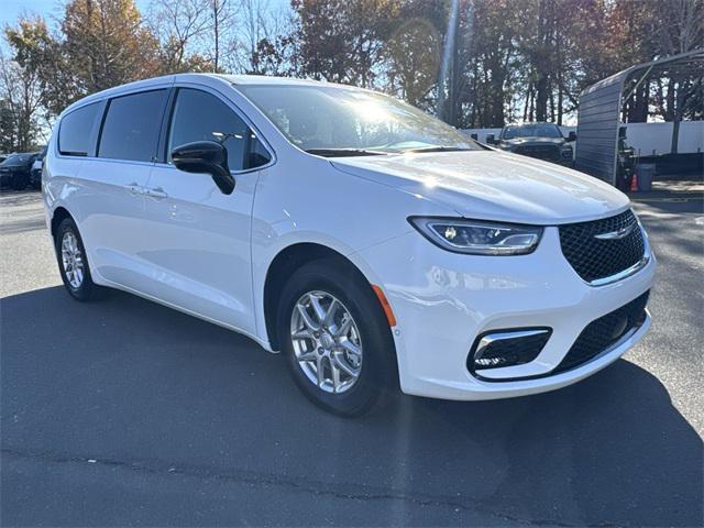 new 2026 Chrysler Pacifica car, priced at $40,788