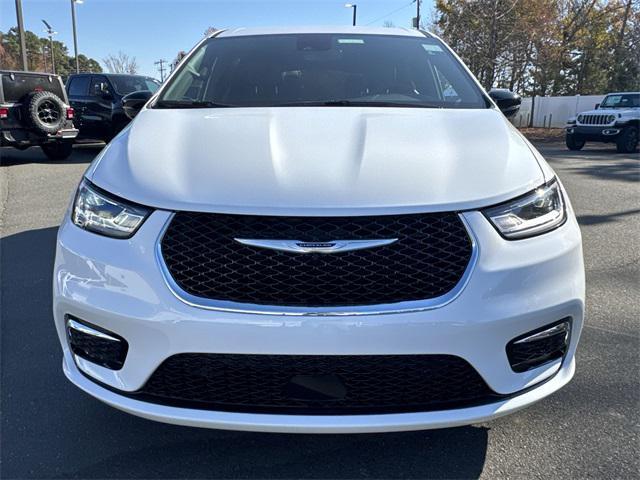 new 2026 Chrysler Pacifica car, priced at $40,788