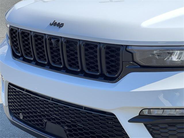 new 2025 Jeep Grand Cherokee car, priced at $48,673