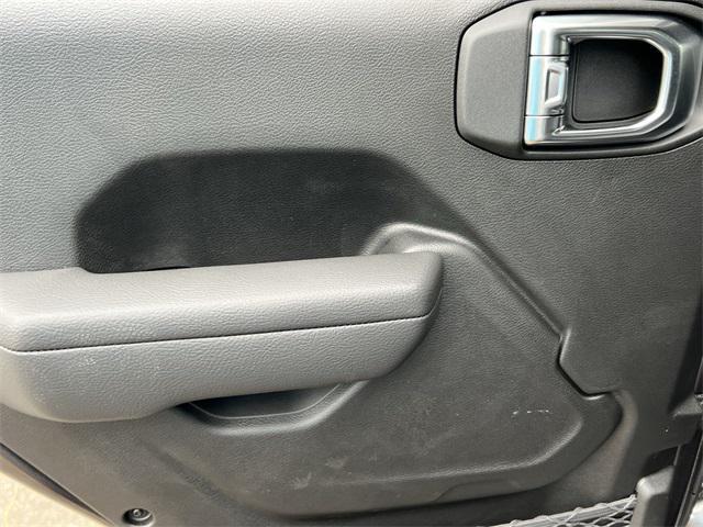 new 2025 Jeep Gladiator car, priced at $44,990