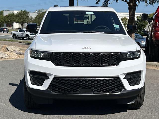 new 2025 Jeep Grand Cherokee car, priced at $37,885