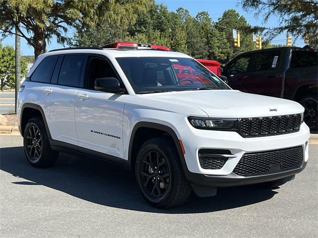 new 2025 Jeep Grand Cherokee car, priced at $37,885