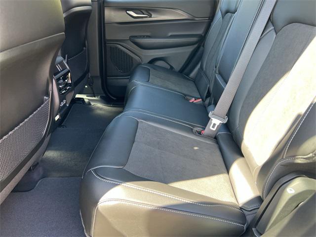 new 2025 Jeep Grand Cherokee car, priced at $37,885