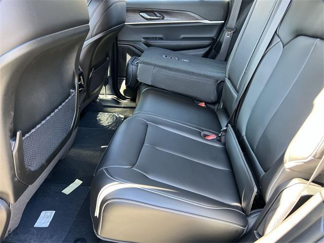 new 2025 Jeep Grand Cherokee car, priced at $48,245