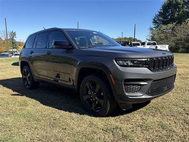 new 2025 Jeep Grand Cherokee car, priced at $39,625