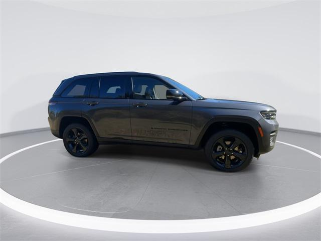 new 2025 Jeep Grand Cherokee car, priced at $39,625