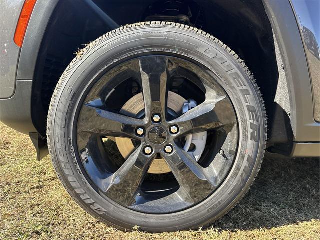 new 2025 Jeep Grand Cherokee car, priced at $39,625