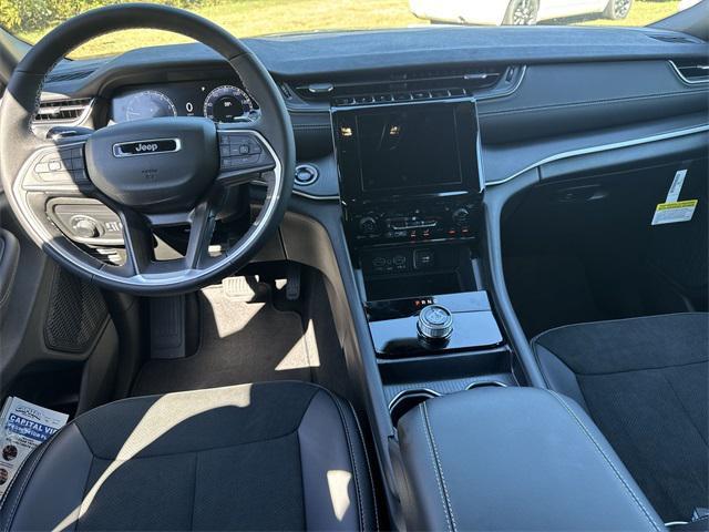 new 2025 Jeep Grand Cherokee car, priced at $39,625