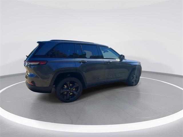 new 2025 Jeep Grand Cherokee car, priced at $39,625