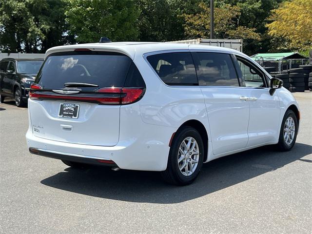 new 2025 Chrysler Pacifica car, priced at $39,348