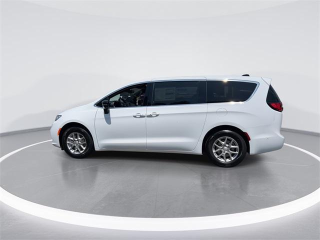 new 2025 Chrysler Pacifica car, priced at $39,348