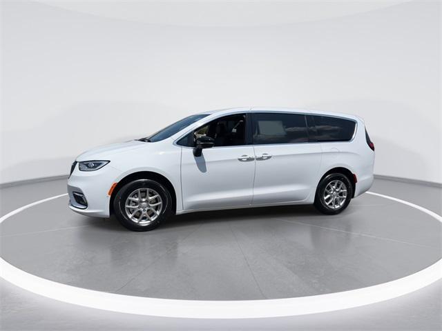 new 2025 Chrysler Pacifica car, priced at $39,348