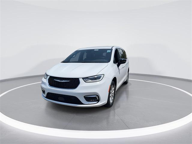 new 2025 Chrysler Pacifica car, priced at $39,348