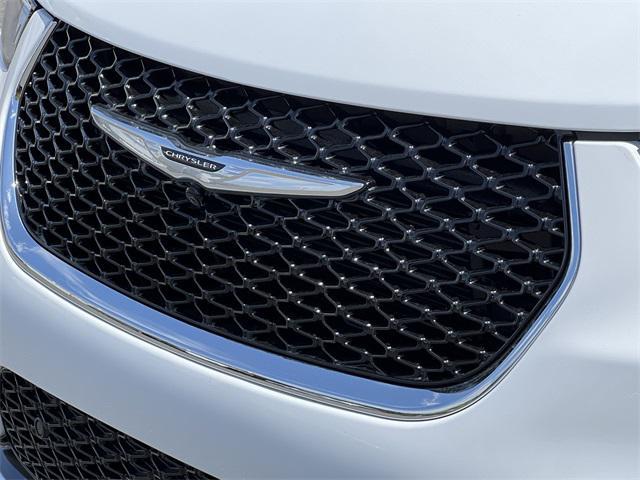 new 2025 Chrysler Pacifica car, priced at $39,348