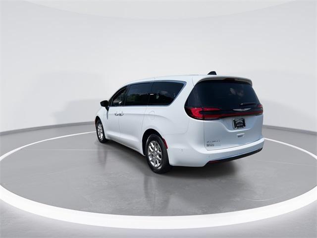 new 2025 Chrysler Pacifica car, priced at $39,348