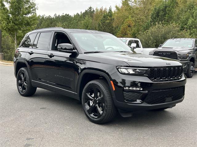 new 2025 Jeep Grand Cherokee car, priced at $42,735