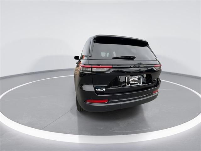 new 2025 Jeep Grand Cherokee car, priced at $42,735