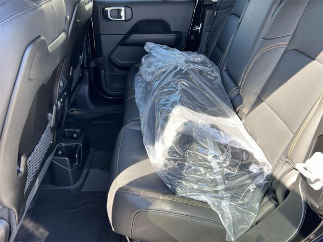 new 2025 Jeep Gladiator car, priced at $43,471