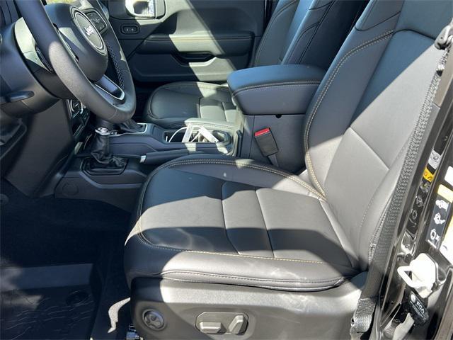 new 2025 Jeep Gladiator car, priced at $43,471