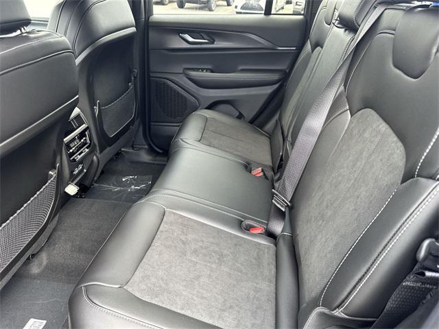 new 2025 Jeep Grand Cherokee car, priced at $37,038
