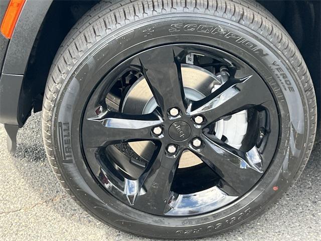 new 2025 Jeep Grand Cherokee car, priced at $46,410