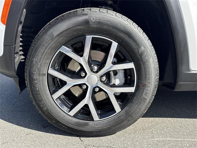 new 2025 Jeep Grand Cherokee car, priced at $42,464