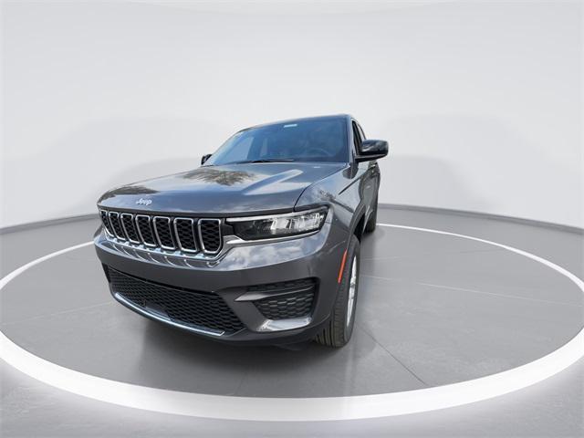 new 2025 Jeep Grand Cherokee car, priced at $35,920