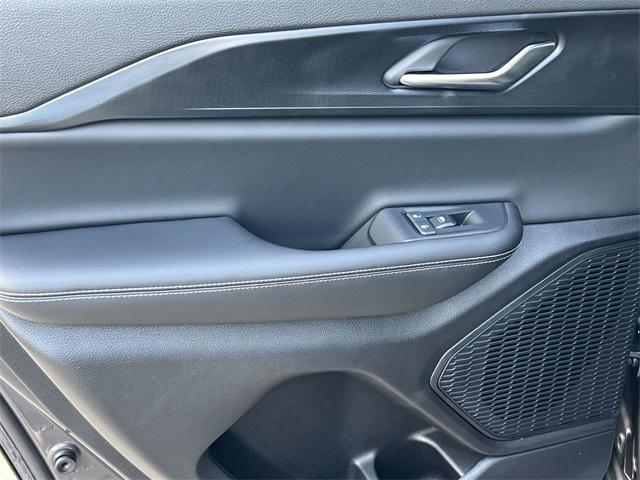 new 2025 Jeep Grand Cherokee car, priced at $35,920