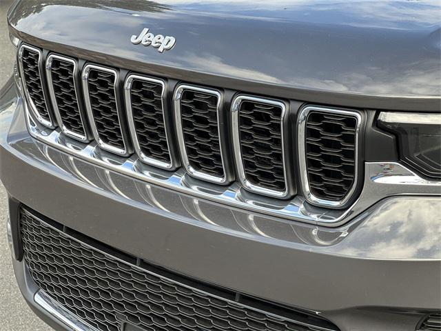 new 2025 Jeep Grand Cherokee car, priced at $35,920