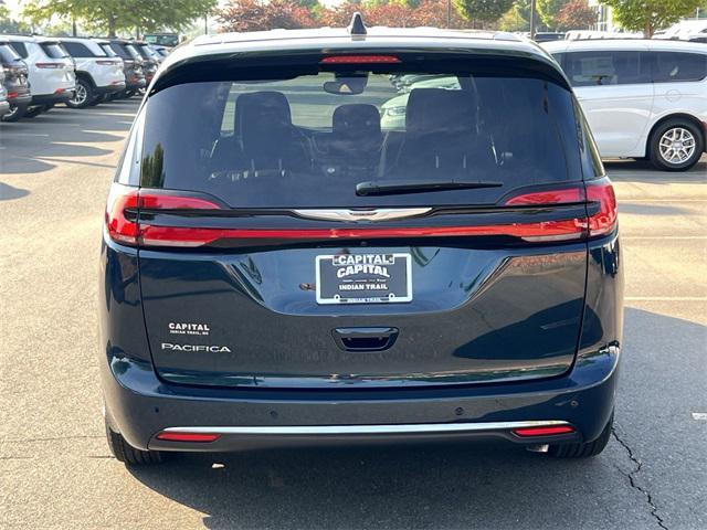 new 2025 Chrysler Pacifica car, priced at $40,219