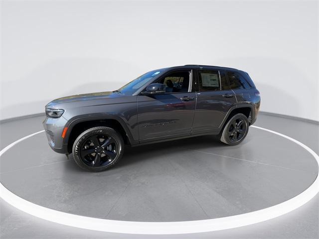 new 2025 Jeep Grand Cherokee car, priced at $37,625