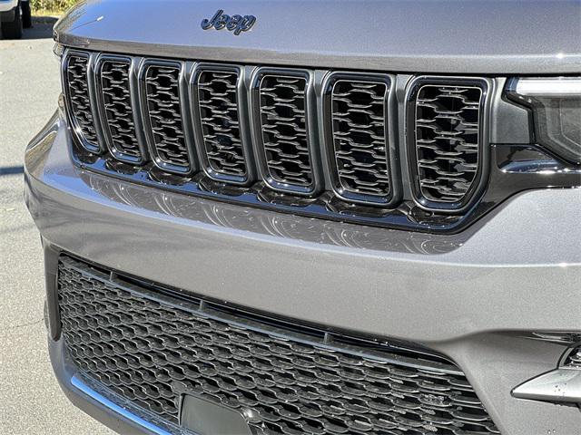 new 2025 Jeep Grand Cherokee car, priced at $37,625