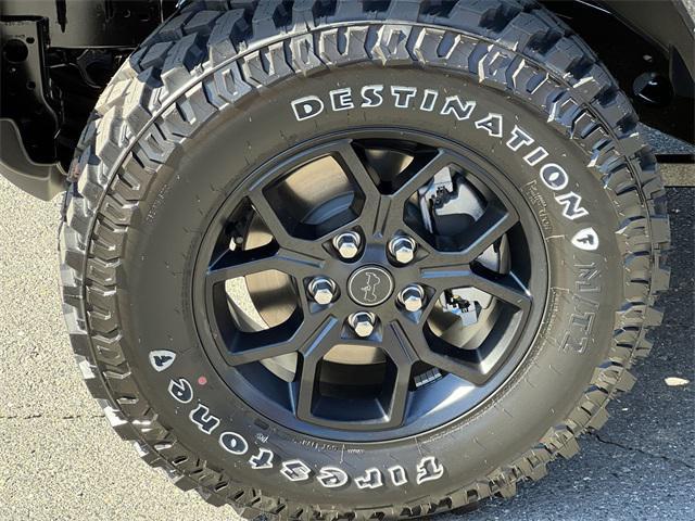 new 2025 Jeep Gladiator car, priced at $43,471