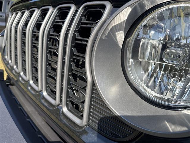 new 2025 Jeep Gladiator car, priced at $42,352