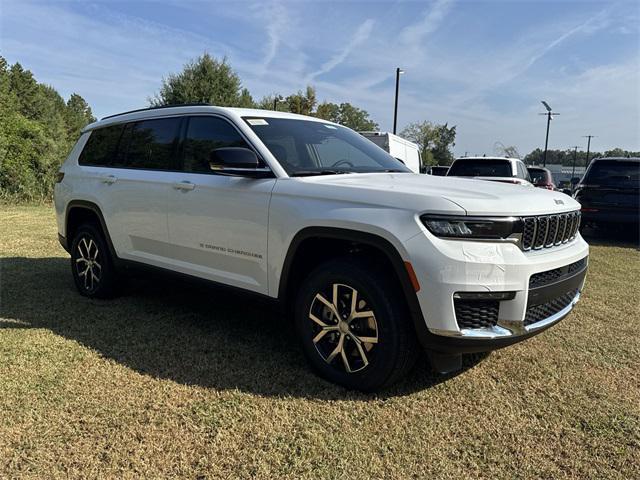 new 2025 Jeep Grand Cherokee L car, priced at $37,400