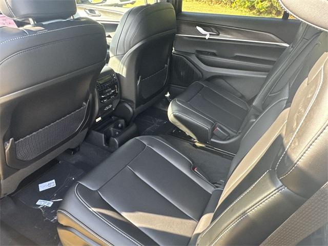 new 2025 Jeep Grand Cherokee L car, priced at $37,400