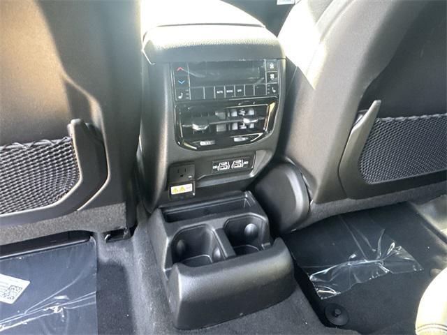 new 2025 Jeep Grand Cherokee L car, priced at $37,400