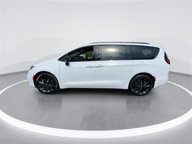 new 2026 Chrysler Pacifica car, priced at $46,044
