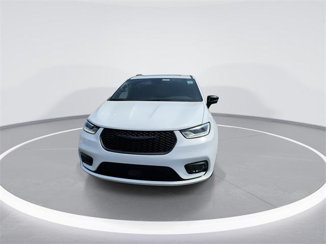 new 2026 Chrysler Pacifica car, priced at $46,044