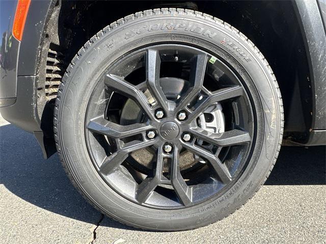 new 2025 Jeep Grand Cherokee L car, priced at $45,335