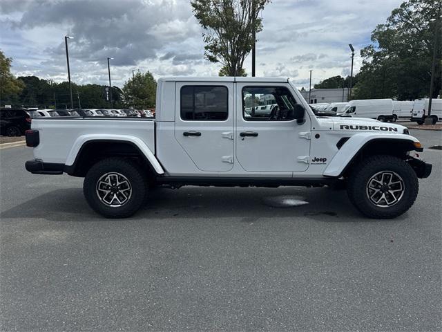 new 2025 Jeep Gladiator car, priced at $52,704