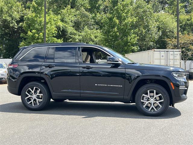 new 2025 Jeep Grand Cherokee car, priced at $39,056