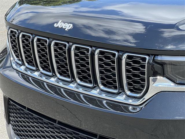 new 2025 Jeep Grand Cherokee car, priced at $39,056
