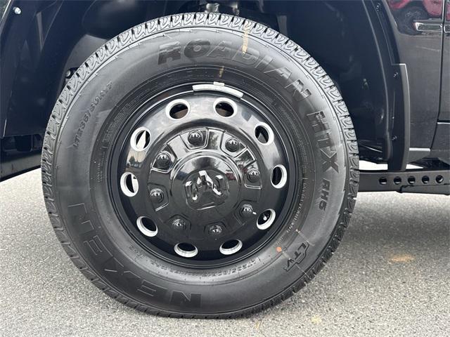 new 2025 Ram 3500 car, priced at $72,862
